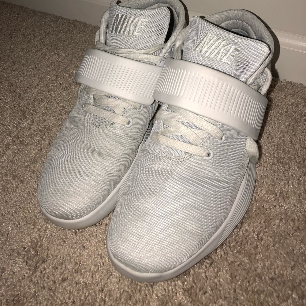nike-ultra-xt-mesh-shoe
